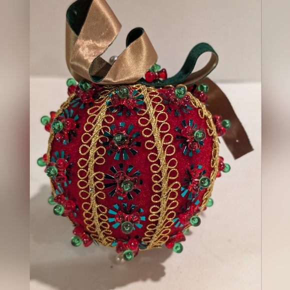 4 Vintage Handmade Push Pin Christmas Ornament Beaded Sequins Corded Trim - Picture 3 of 10